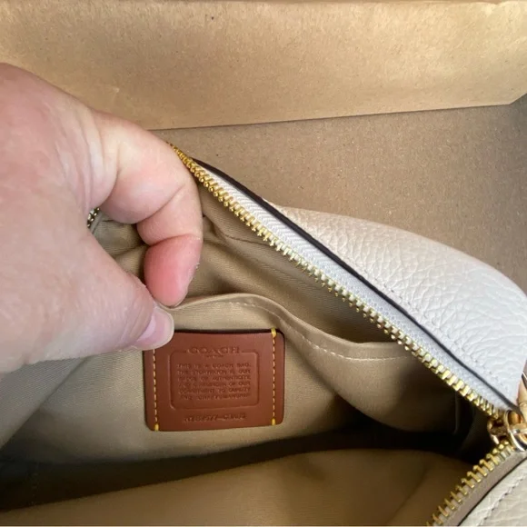 Coach bag leather with a strawberry graphic print and an adjustable strap. - Picture 2 of 5